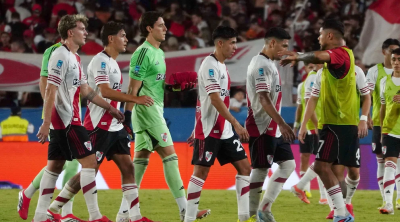 Hinchas enfurecidos con el dream team y la dirigencia de River