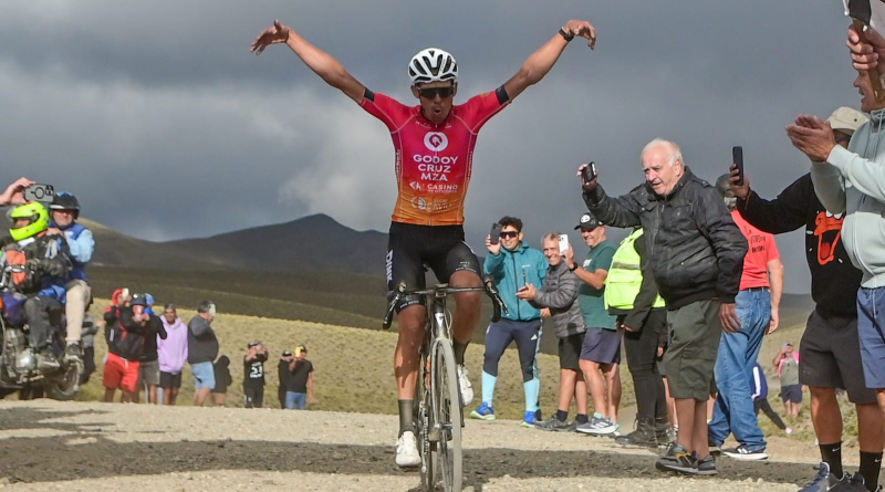 La Vuelta Ciclista de Mendoza avanza con etapas vibrantes y hoy disputa su cuarta jornada La Vuelta Ciclista de Mendoza avanza con etapas vibrantes y hoy disputa su cuarta jornada