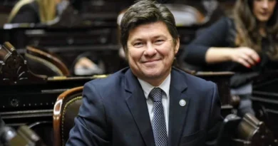 Un diputado libertario respaldó a Adorni y aseguró que “es uno de los funcionarios más importantes” del Gobierno