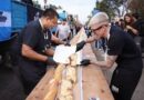 Insólito: vecinos saquearon un sándwich gigante de matambre a la pizza en Avellaneda Insólito: vecinos saquearon un sándwich gigante de matambre a la pizza en Avellaneda