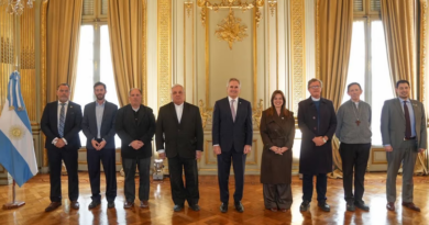 En la previa del Te Deum, el Gobierno se reunió con la Conferencia Episcopal Argentina En la previa del Te Deum, el Gobierno se reunió con la Conferencia Episcopal Argentina