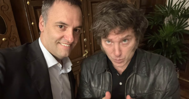Milei dice que cree en la honestidad de Adorni, pero si la Justicia lo considera culpable lo «eyecta»