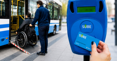 La Secretaría de Transporte ratificó que las personas con discapacidad seguirán viajando sin abonar el pasaje La Secretaría de Transporte ratificó que las personas con discapacidad seguirán viajando sin abonar el pasaje