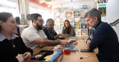 Ulpiano Suarez visitó Aquí Hay Dragones, la tienda dedicada a juegos de mesa Ulpiano Suarez visitó Aquí Hay Dragones, la tienda dedicada a juegos de mesa