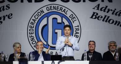 Kicillof: «Para terminar con Milei y el experimento de la ultraderecha, la clave es construir con todos» Kicillof: «Para terminar con Milei y el experimento de la ultraderecha, la clave es construir con todos»