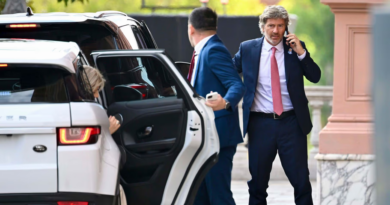 Una encuesta reveló que algunos ministros tienen mayor imagen negativa que Adorni Una encuesta reveló que algunos ministros tienen mayor imagen negativa que Adorni