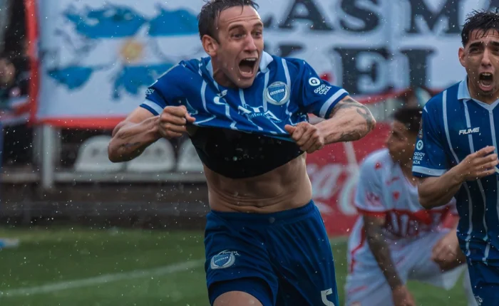 Godoy Cruz venció a Morón, sumó su cuarta victoria consecutiva y sueña