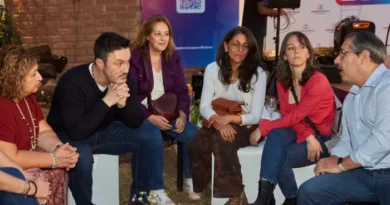 Petri reunió a más de 200 docentes en Mendoza para debatir sobre los desafíos de la educación Petri reunió a más de 200 docentes en Mendoza para debatir sobre los desafíos de la educación