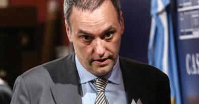 Solicitaron nuevas medidas de prueba contra Adorni en la causa por enriquecimiento ilícito