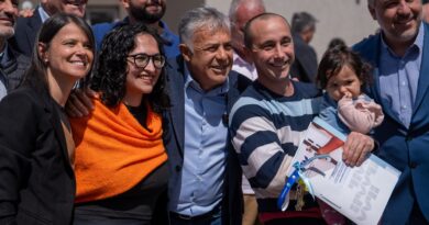 Cornejo entregó 38 viviendas en Maipú y destacó la continuidad del programa IPV Mi Casa