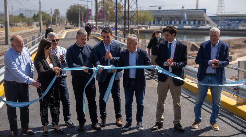 Cornejo y Costarelli habilitaron la nueva conexión vial que une Godoy Cruz con la Costanera Cornejo y Costarelli habilitaron la nueva conexión vial que une Godoy Cruz con la Costanera