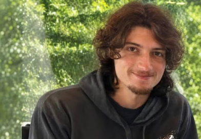 Denuncian que el joven de La Plata entregó su CV para trabajar en un supermercado de Córdoba Denuncian que el joven de La Plata entregó su CV para trabajar en un supermercado de Córdoba