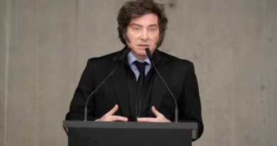 Milei apuntó otra vez contra los periodistas: “Seres cargados de maldad”