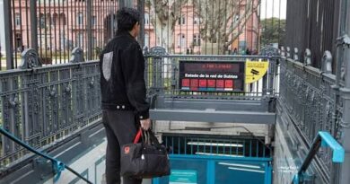Todas las líneas de Subte y el Premetro se encuentran interrumpidas por las detenciones de Dellecarbonara y Segovia Todas las líneas de Subte y el Premetro se encuentran interrumpidas por las detenciones de Dellecarbonara y Segovia