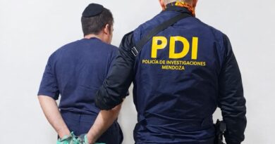 Un arsenal en Maipú: la Policía secuestró 12 armas de fuego y más de 410 municiones Un arsenal en Maipú: la Policía secuestró 12 armas de fuego y más de 410 municiones