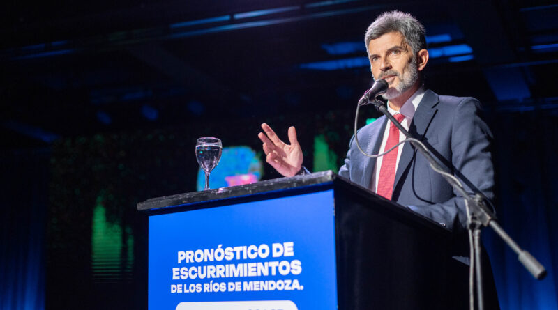 Ulpiano Suarez acompañó a Sergio Marinelli en la presentación del Pronóstico de Escurrimientos de los ríos Ulpiano Suarez acompañó a Sergio Marinelli en la presentación del Pronóstico de Escurrimientos de los ríos