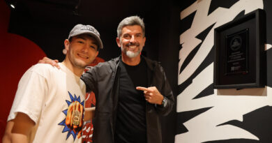 Ulpiano Suarez visitó la hamburguesería de San Rafael que ganó el Mundial de la Hamburguesa Ulpiano Suarez visitó la hamburguesería de San Rafael que ganó el Mundial de la Hamburguesa